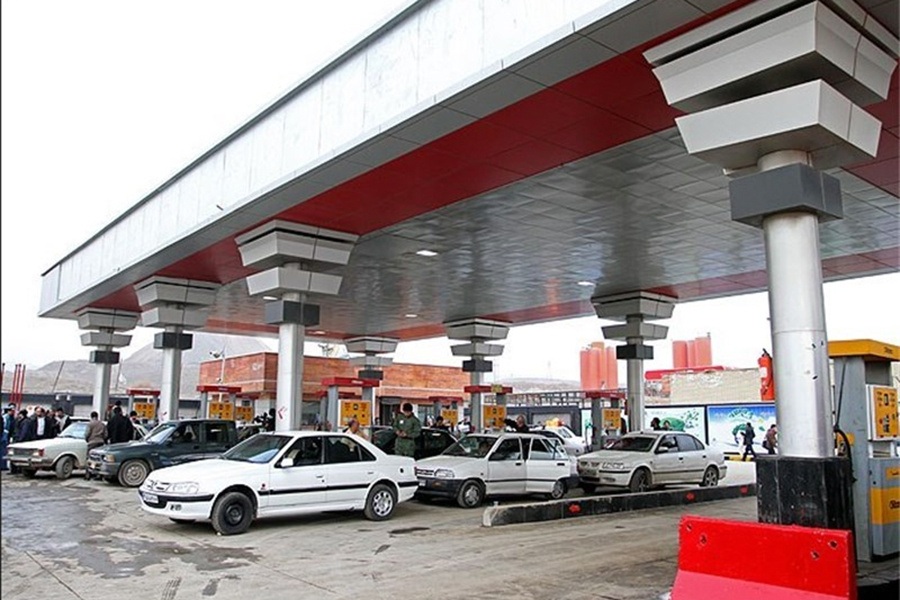 افزایش قیمت بنزین در برنامه دولت و مجلس نیست