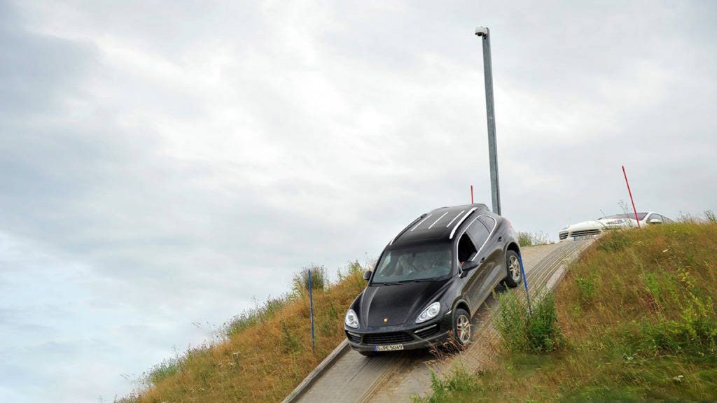 معرفی 2 آپشن کارآمد در خودروهای روز دنیا؛ HAC و DAC چیست؟