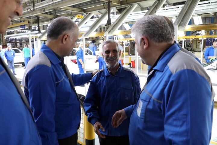 بازدید مدیرعامل ایران خودرو از خطوط تولید
