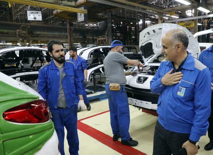 بازدید مدیرعامل ایران خودرو از خطوط تولید