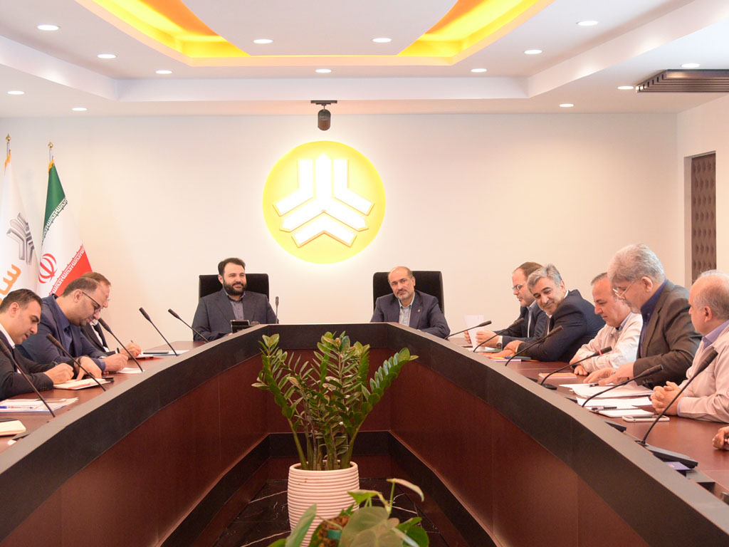 عصانیت مردم از دلال ها است نه از خودروسازها