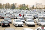 از ابهام توقف معاملات تا معکوس کشیدن قیمت ها در بازار خودرو!؟ / کاهش قیمت خودرو در روز افزایش نرخ ارز واقعیت دارد؟