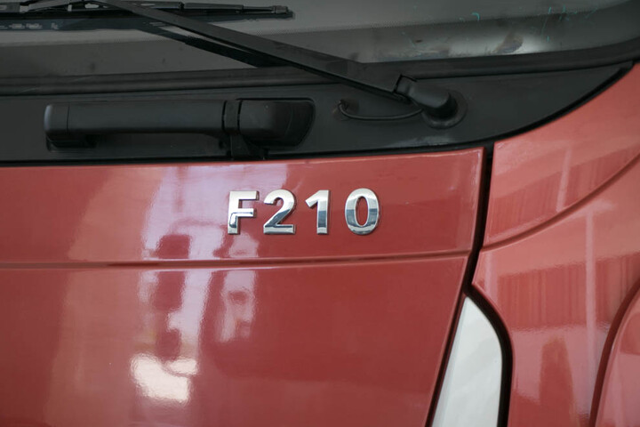 کامیون فورس F210