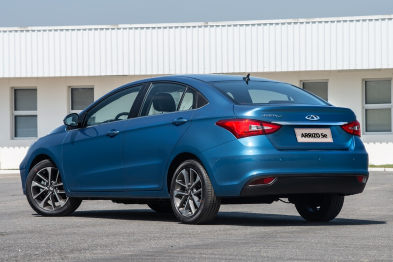 آریزو ۵ برقی