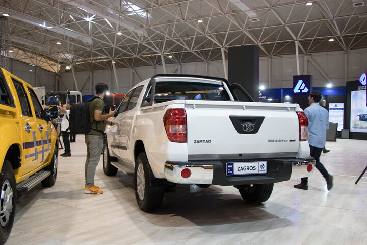 زامیاد در نمایشگاه خودرو شیراز
