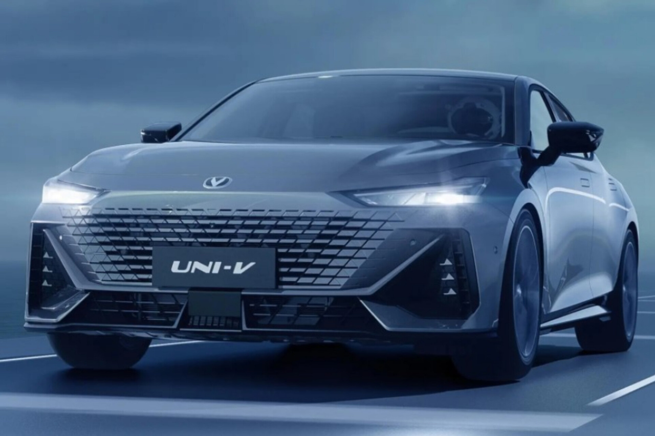 چانگان یونی وی