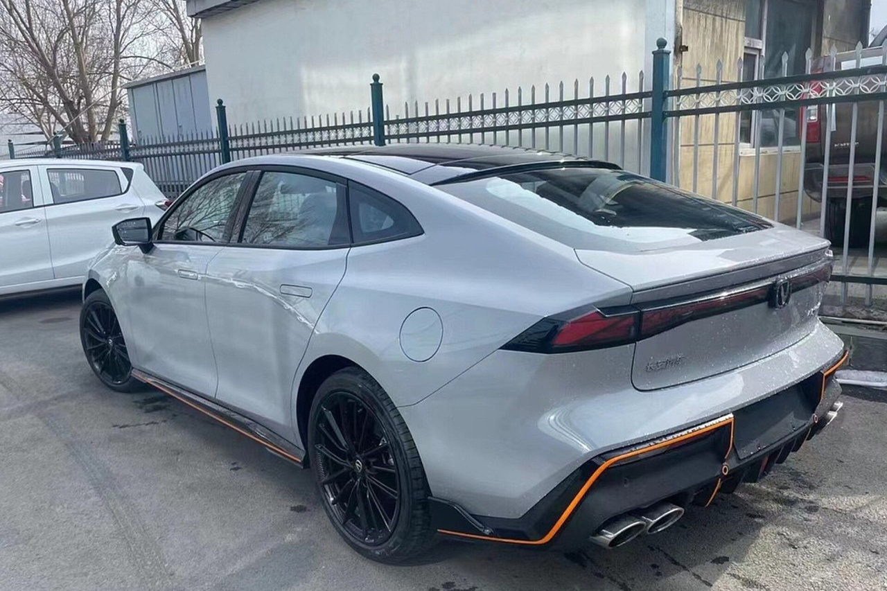 چانگان یونی وی