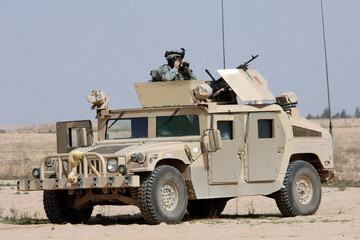 مالک بیشترین خودروهای نظامی در خلیج فارس کیست!؟