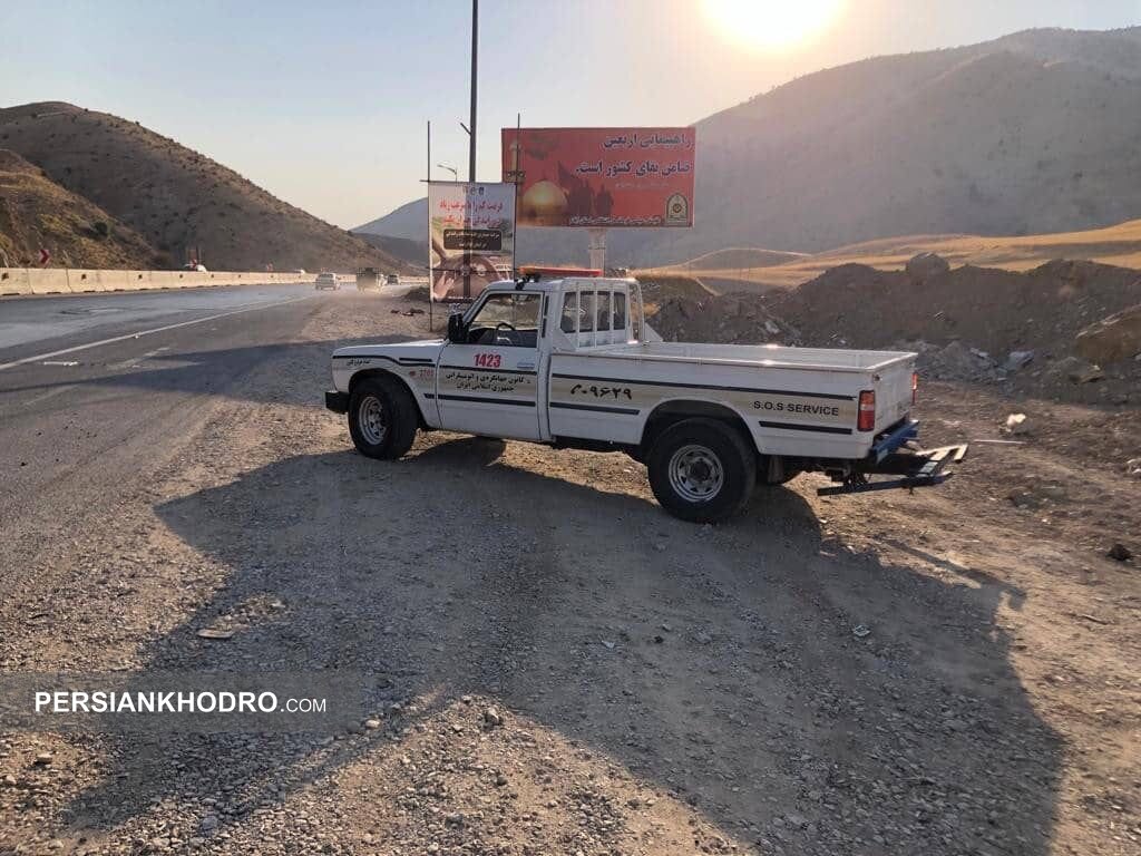 امداد خودرو کانون جهانگردی و اتومبیلرانی به زائران اربعین خدمات رسانی می کند