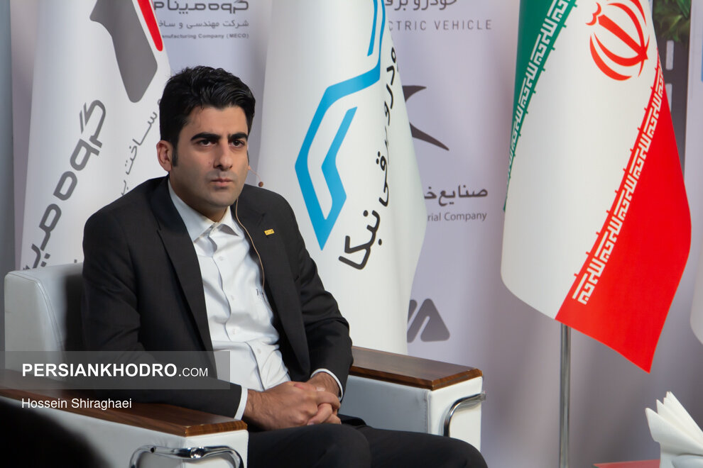 عادل دمشقی