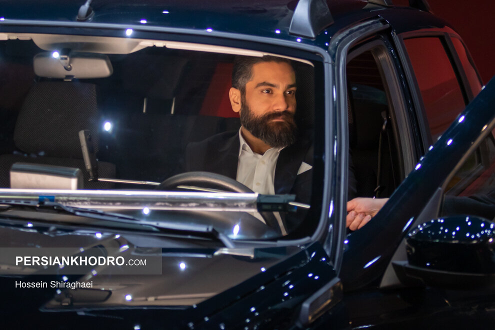 علی زند وکیلی با خودرو روسی