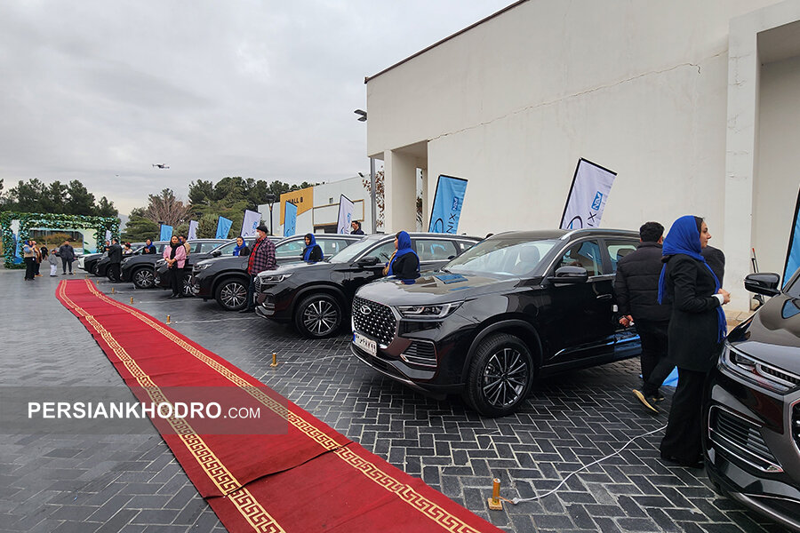 مراسم تحویل تیگو ۸ پرو پلاگین-هیبرید به مشتریان