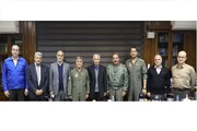 عکس یادگاری اعضای هیات مدیره ایران خودرو با فرماندهان عملیات اچ۳