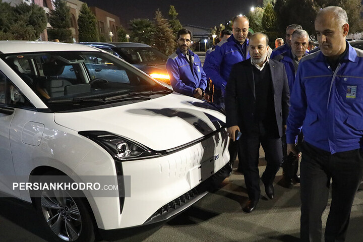 بازدید رئیس هیات عامل ایدرو از ایران خودرو