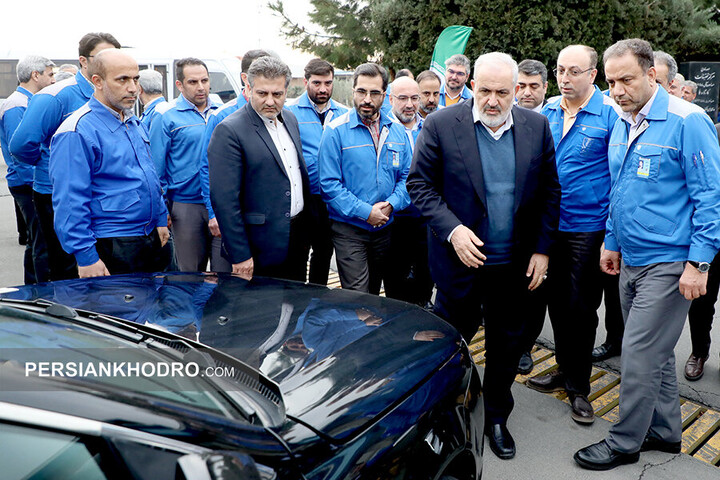 وزیر صنعت در ایران خودرو