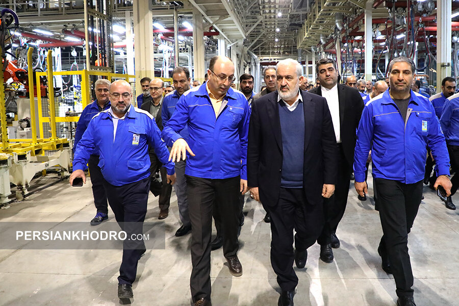 ایران خودرو نواقصی دارد که باید برطرف کنیم / وزارت صنعت، اجرای تعهدات خودروسازان را به صورت مستمر پیگیری می‌کند