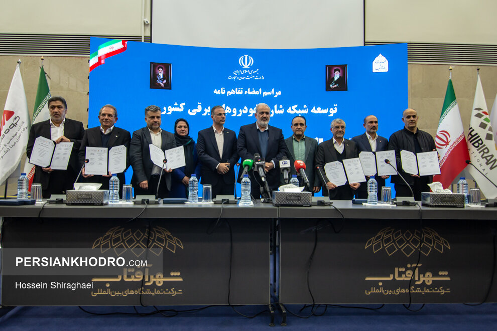 دستاوردهای نمایشگاه خودرو شهر آفتاب؛ از نگاه تبلیغاتی مجری به نمایشگاه و نارضایتی خودروسازان تا وعدههایی که محقق نشد