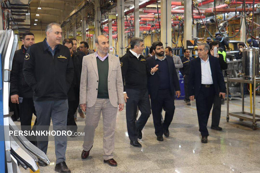 معاون وزیر صنعت در بهمن دیزل