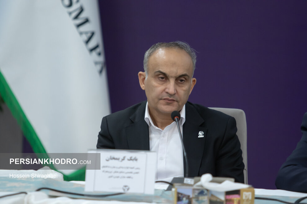 بابک کریمخان