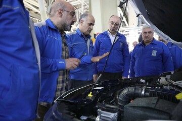 بازدید مدیرعامل ایران خودرو از خط مونتاژ ریرا (+عکس) / خودرو ریرا به مرحله تجاری‌سازی و صحه‌گذاری کیفیت رسید