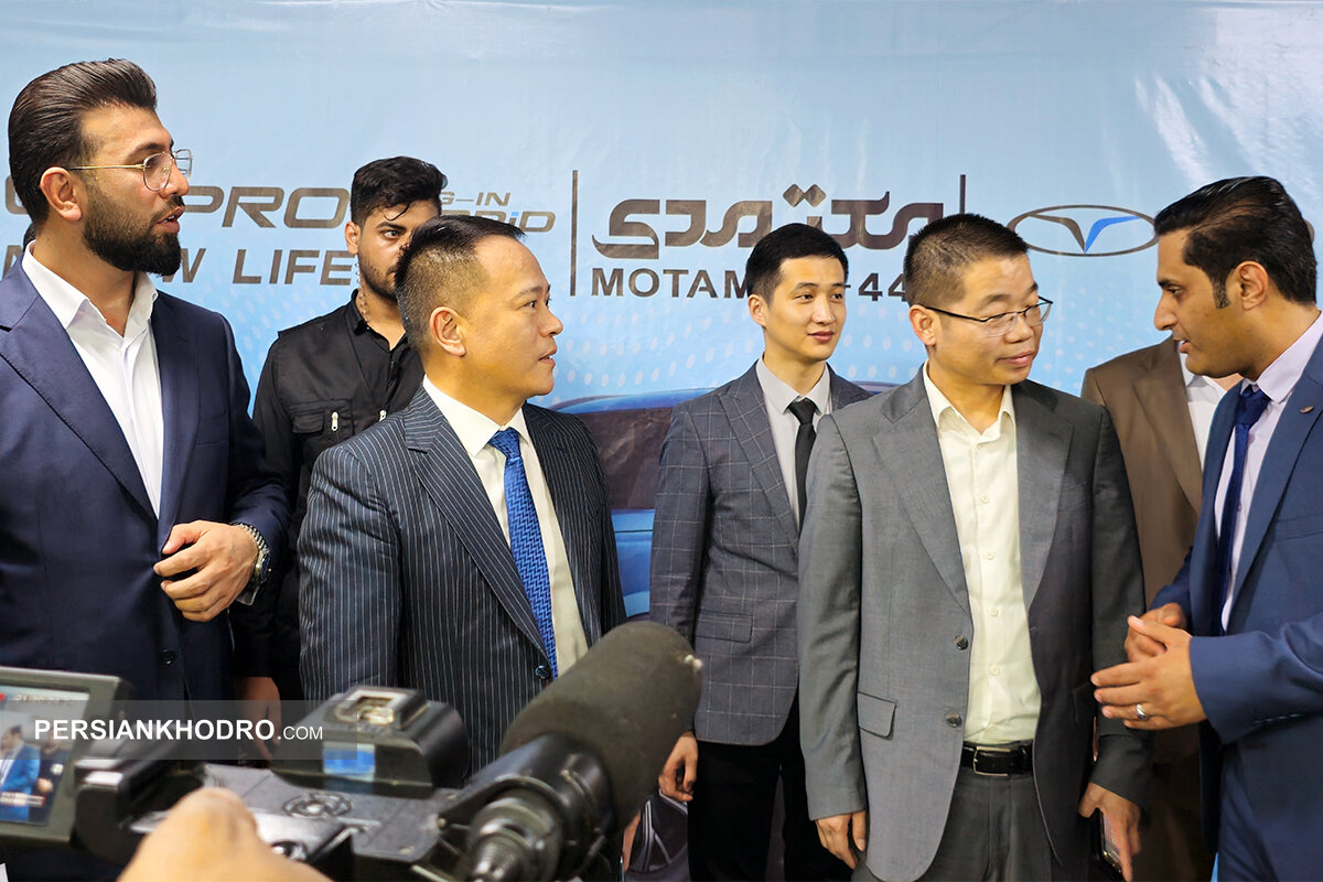 افتتاح شوروم اختصاصی فونیکس NEV