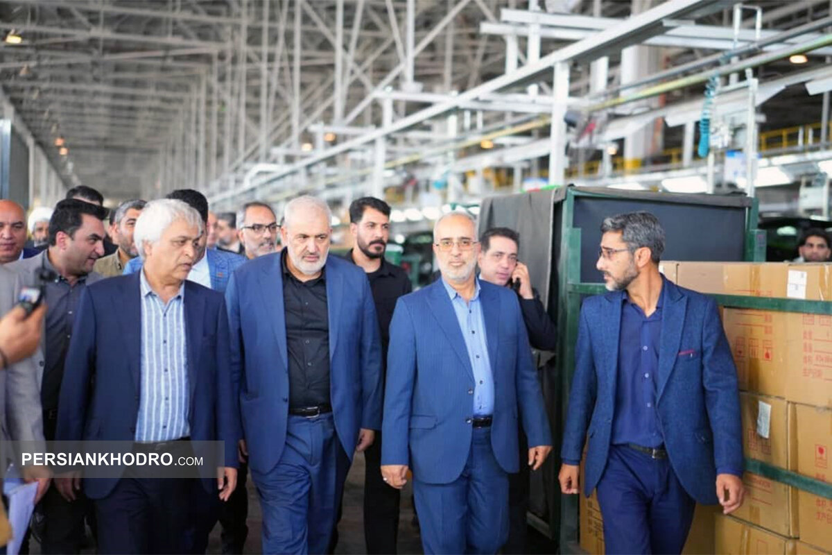 وزیر صنعت در کرمان موتور