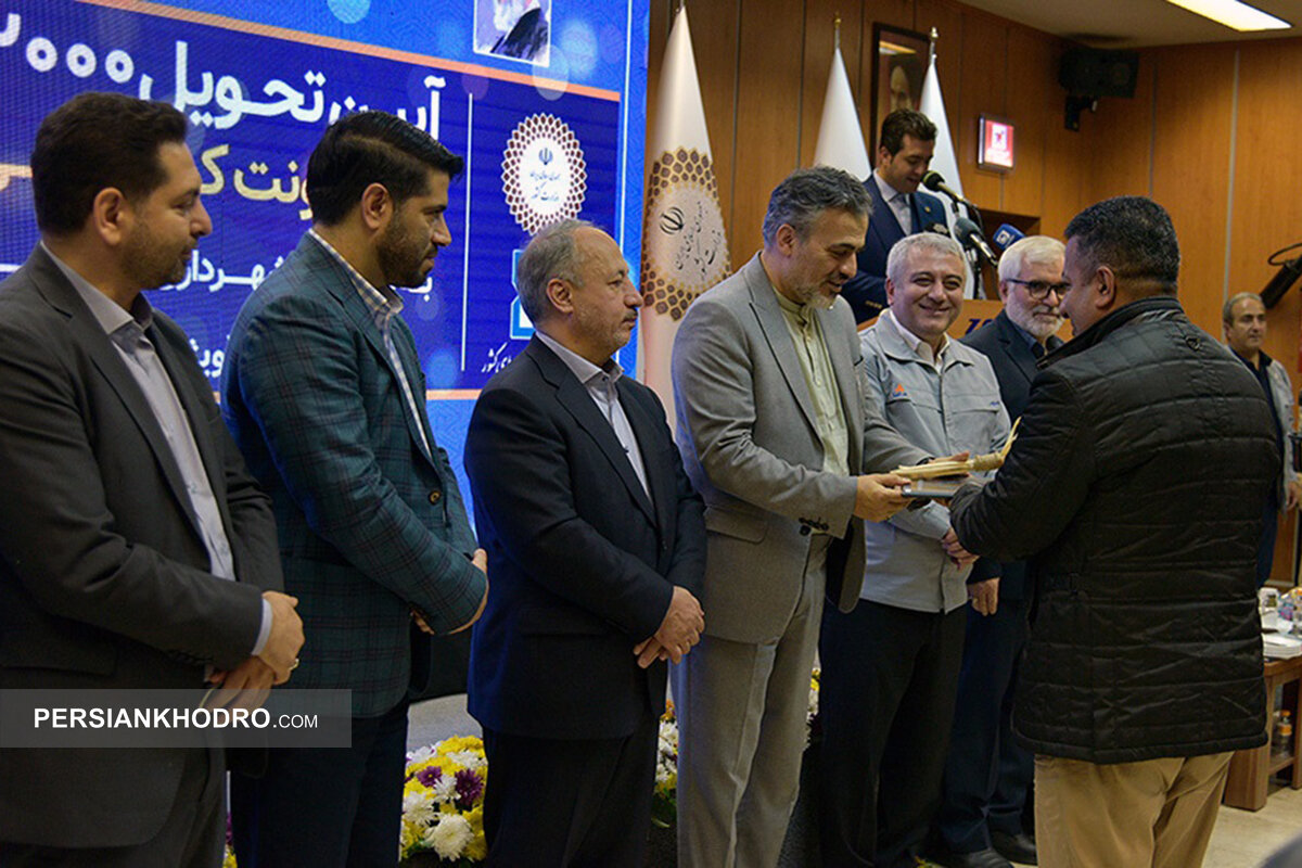 مراسم تحویل کامیونت کمپرسی زامیاد برای حمل زباله به سازمان شهرداریها و دهیاریهای کشور