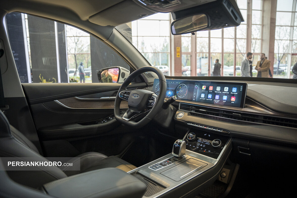 ام وی ام ایکس ۷۷