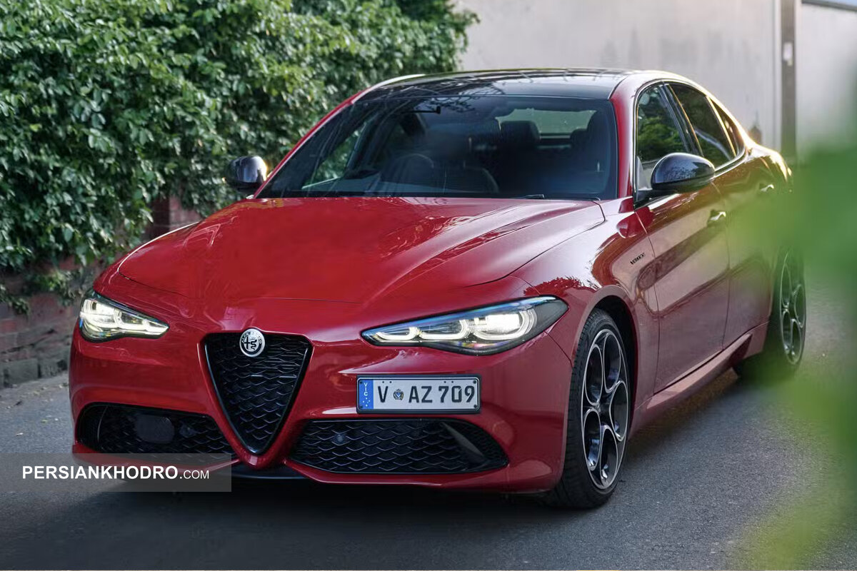 آلفارومئو جولیا (Alfa Romeo Giulia)؛ این 16 مدل، بهترین ماشین 2025 هستند + آشنایی با بهترین خودروهای ۲۰۲۵