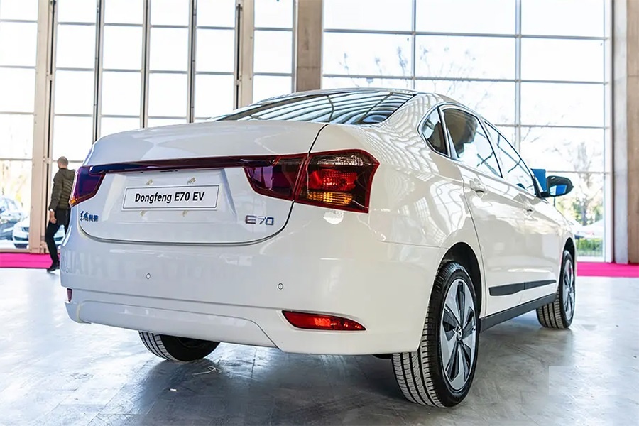 دانگ فنگ E۷۰