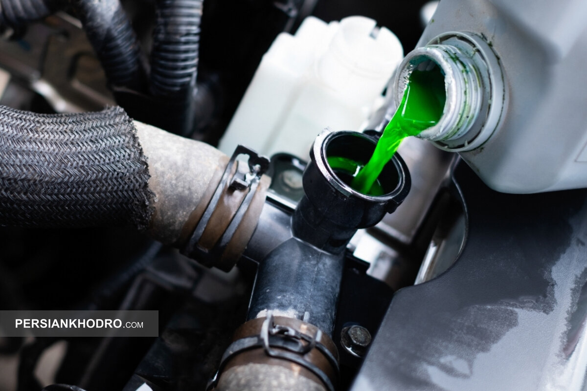 علت نشت آب بخاری زیر پای راننده چیست؟ + 7 تا از دلایل نشتی آب رادیاتور بخاری زیر پای راننده را بشناسید