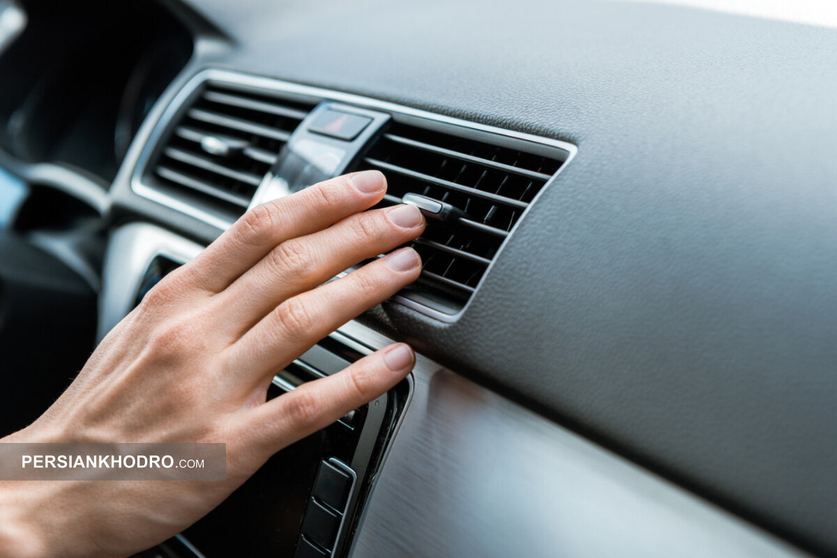راههای جلوگیری از بخار شیشه ماشین + چطور بخار شیشه ماشین را رفع کنیم؟