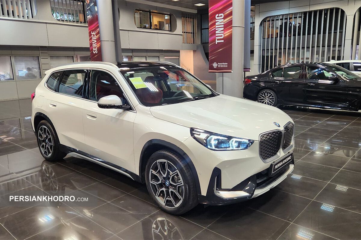 خودرو «ب ام و iX۱»