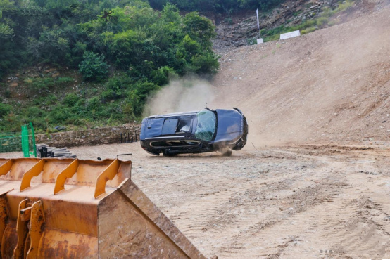 تصاویر چالش واژگونی اکستریم VX