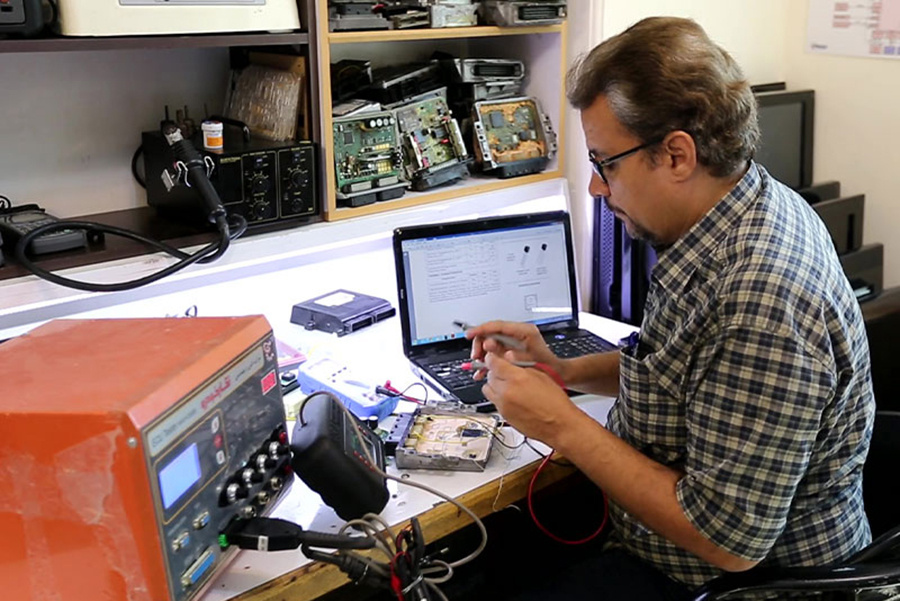 آموزش تعمیر ایسیو ECU خودرو در کامتک؛ تخصصی‌ترین دوره برای ورود به بازار تعمیرات خودرو