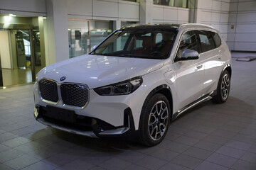 ب‌ام‌و iX۱ پرشیاخودرو در بازار قیمت خورد