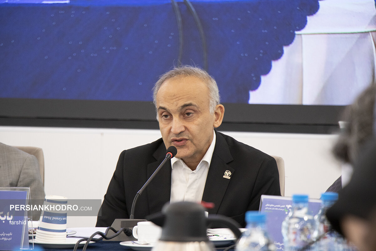 بابک کریمخان