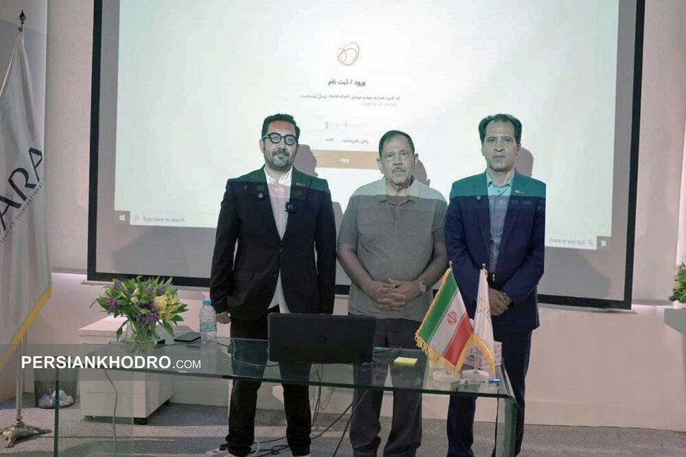 رونمایی و معرفی سکوی جامع آموزشی زبان وارش