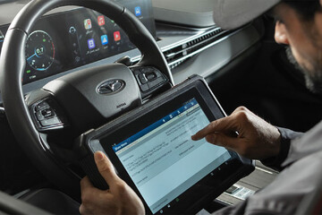 فونیکس چه خدماتی به مشتریان می دهد؟