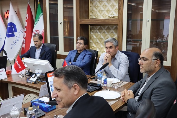 مدیرعامل شستا به لاستیک بارز رفت