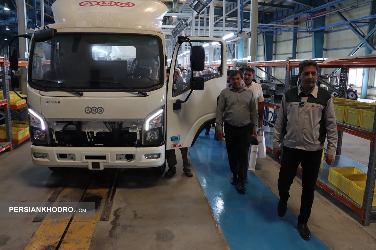 بازدید نمایندگان از خط تولید گروه خودروسازی آرتابان