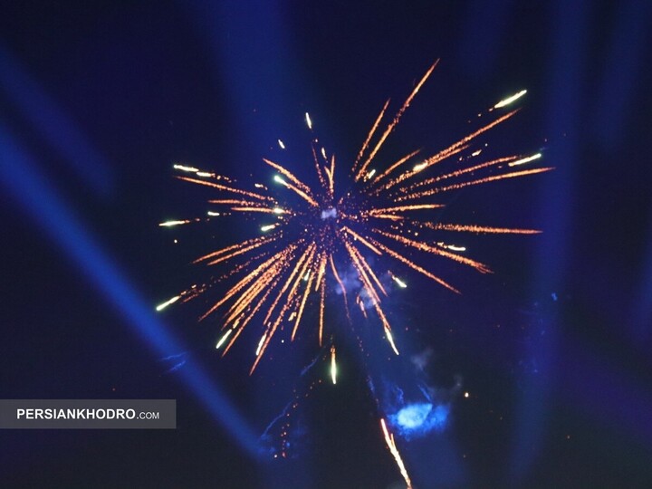 آتش بازی در مراسم رونمایی از خودروهای آرتابان