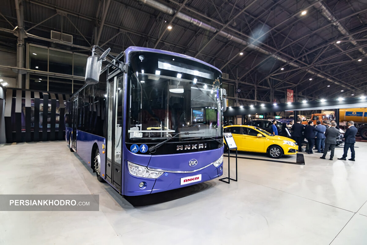 معرفی اتوبوس کارمانیا (+عکس)