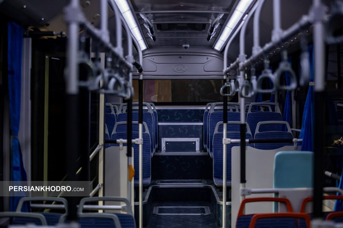اتوبوس کارمانیا