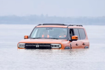 عبور تاریخی جتور G۷۰۰ از رودخانه یانگ‌تسه! (+فیلم)