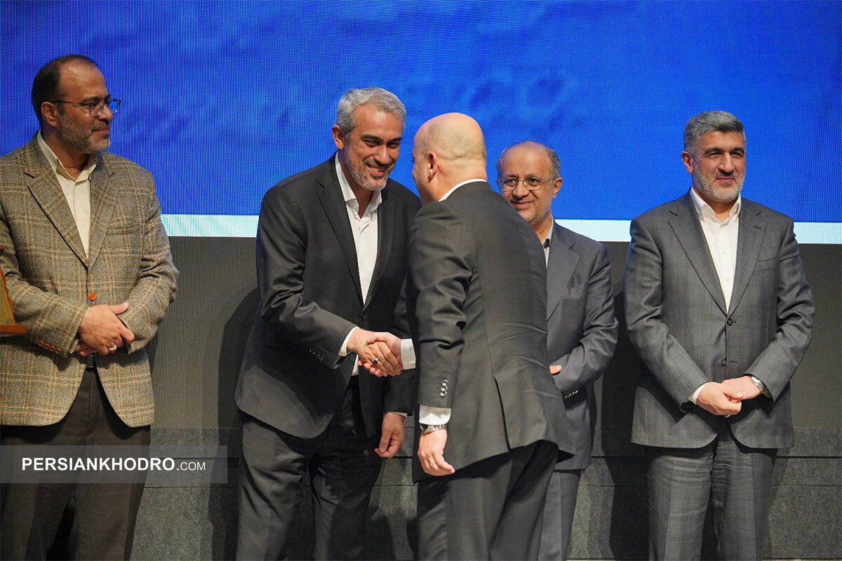 کرمان موتور پیشتاز عرضه گواهی سپرده خودرویی در بورس کالا