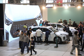 اختلاف بر سر اصلاح قیمت خودرو بالا گرفت / باز هم مناقشه ای تکراری بین دولت و خودروسازان