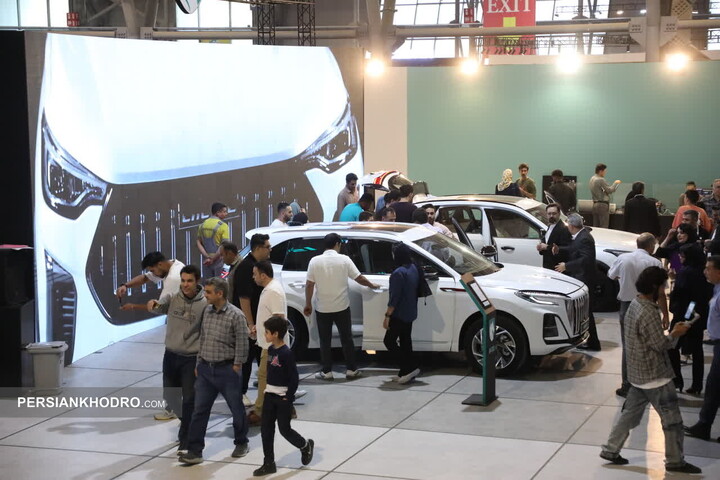 اختلاف بر سر اصلاح قیمت خودرو بالا گرفت / باز هم مناقشه ای تکراری بین دولت و خودروسازان