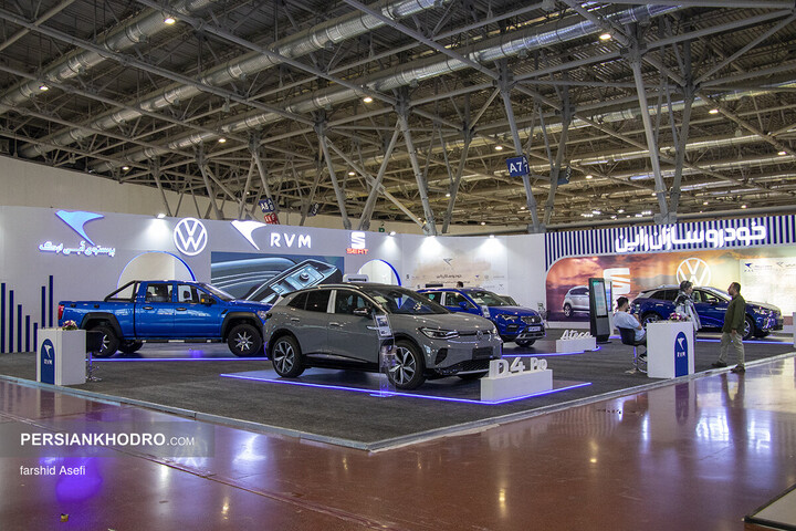 غرفه خودروسازان راین در اصفهان