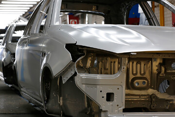 پای شورای عالی امنیت ملی به صنعت خودرو باز شد؛ نامه های قطعه‌سازان درباره بحران تولید